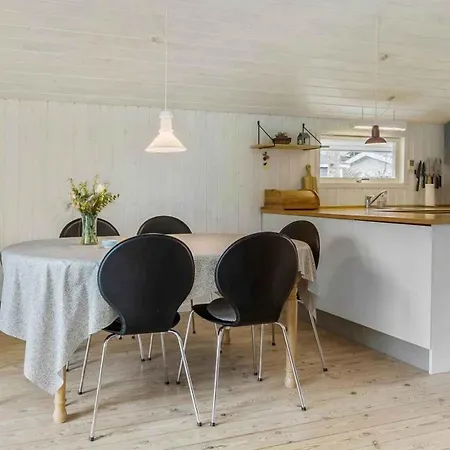 Lovely Summerhouse Near The Vakantiehuis *